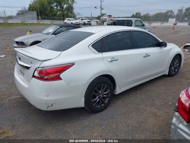Nissan Altima 2.5 S 2015 1N4AL3AP9FC154437 Image 4