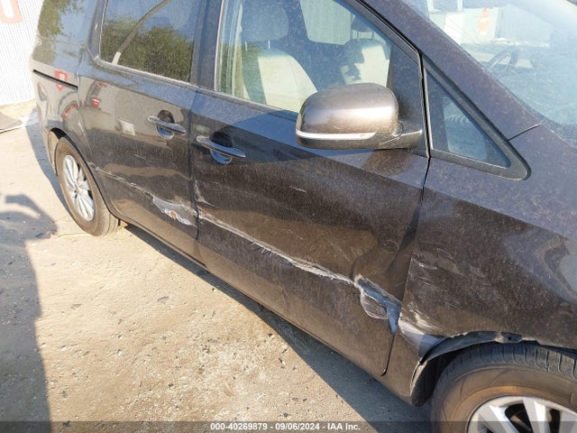 KIA SEDONA LX 2017 KNDMB5C15H6220126 Image 6