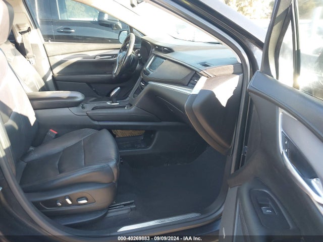 1GYKNBRS4HZ125949 Cadillac XT5 LUXURY