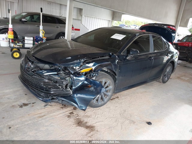 Toyota CAMRY LE 2020 4T1C11AK7LU896984 Image 2