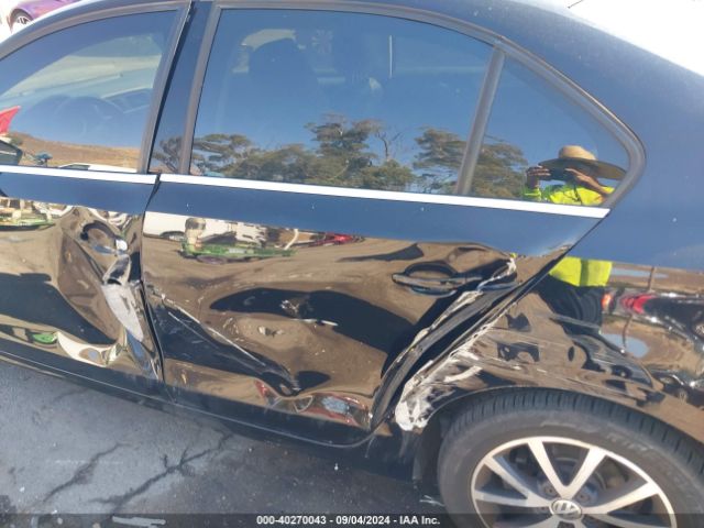3VWDB7AJ1HM228008 Volkswagen Jetta 1.4t Se