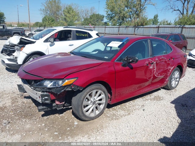 Toyota CAMRY LE 2022 4T1C11AK2NU689003 Image 2