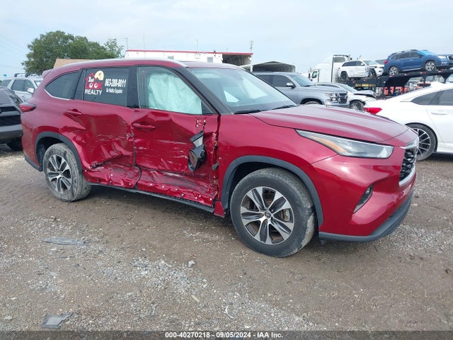 Toyota Highlander Xle 2022 5TDHZRAH4NS554194 main image