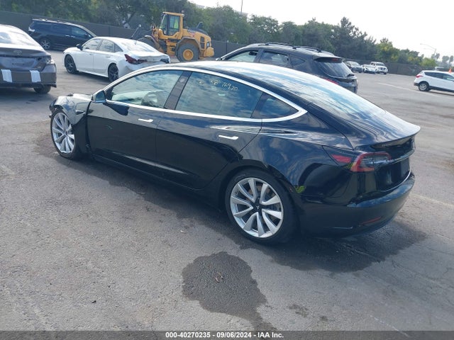 2019 TESLA MODEL 3 5YJ3E1EB0KF453439 Photo 2