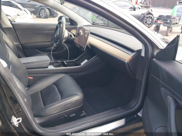 2019 TESLA MODEL 3 5YJ3E1EB0KF453439 Photo 4