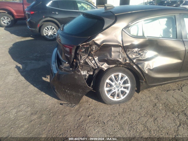 JM1BM1M71F1225752 Mazda Mazda3 I Grand Touring