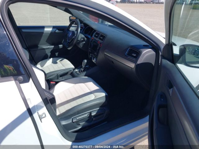 3VWD17AJ2GM405795 Volkswagen Jetta 1.8t Sport