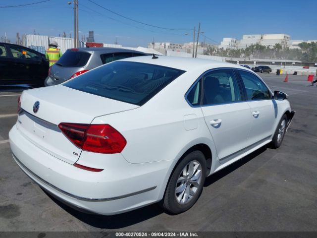 1VWAT7A32HC021601 Volkswagen Passat 1.8t S