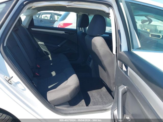 1VWAT7A32HC021601 Volkswagen Passat 1.8t S