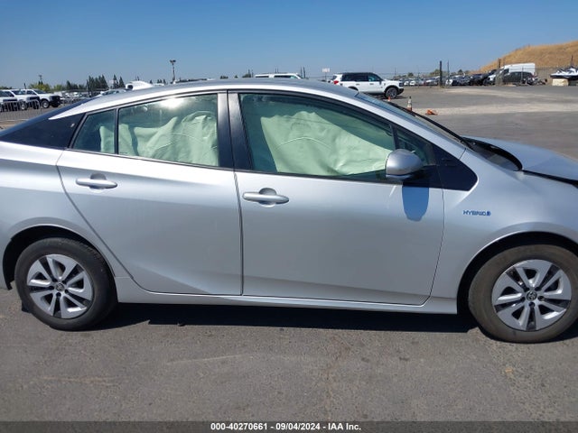 Toyota Prius Two Eco 2018 JTDKARFU1J3549288 Image 13