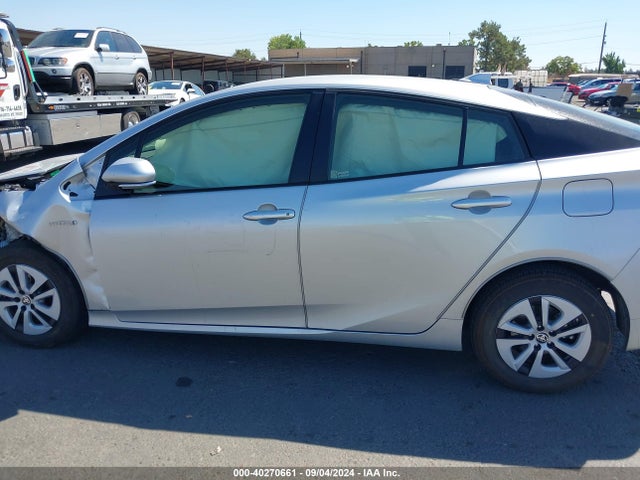Toyota Prius Two Eco 2018 JTDKARFU1J3549288 Image 14