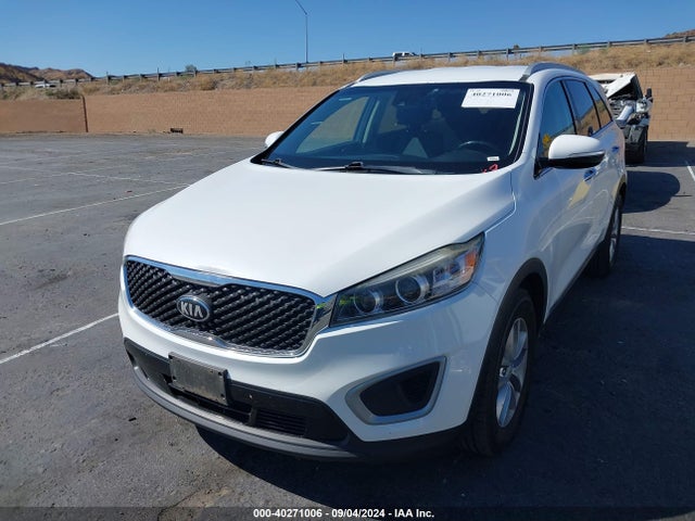 KIA Sorento 3.3l Lx 2018 5XYPGDA58JG429278 Image 2