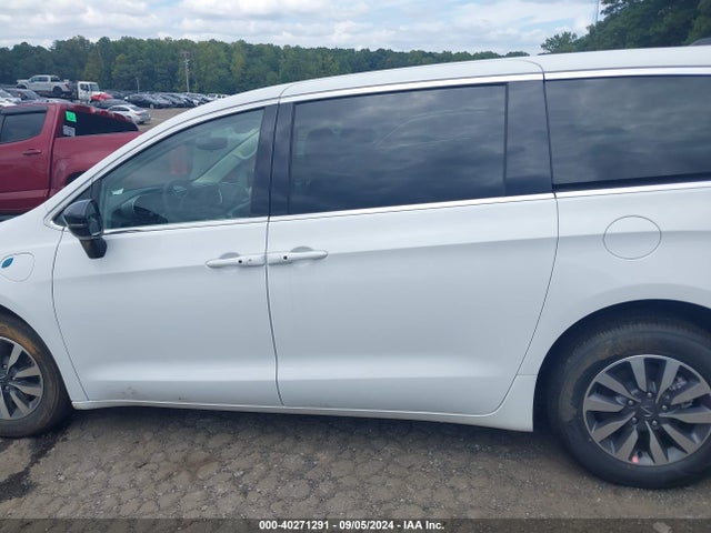Chrysler Pacifica Hybrid Select 2024 2C4RC1S74RR118246 Image 14