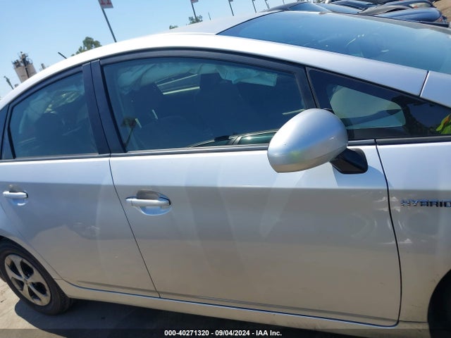 Toyota Prius Two 2015 JTDKN3DU2F1987339 Image 14