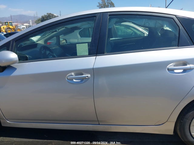 Toyota Prius Two 2015 JTDKN3DU2F1987339 Image 15