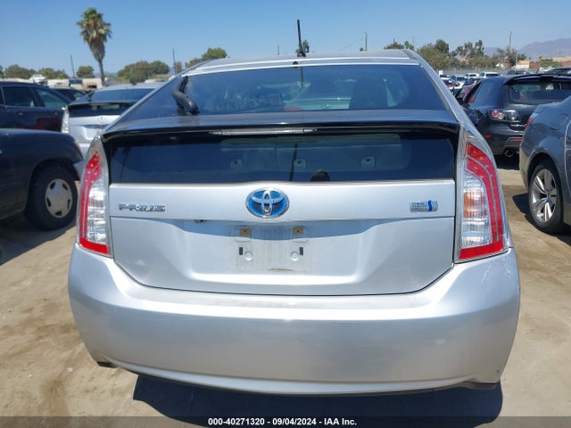 Toyota Prius Two 2015 JTDKN3DU2F1987339 Image 17