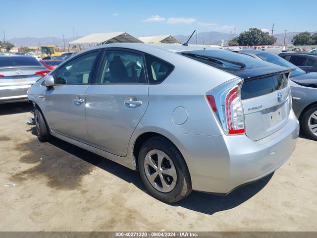 Toyota Prius Two 2015 JTDKN3DU2F1987339 Image 3