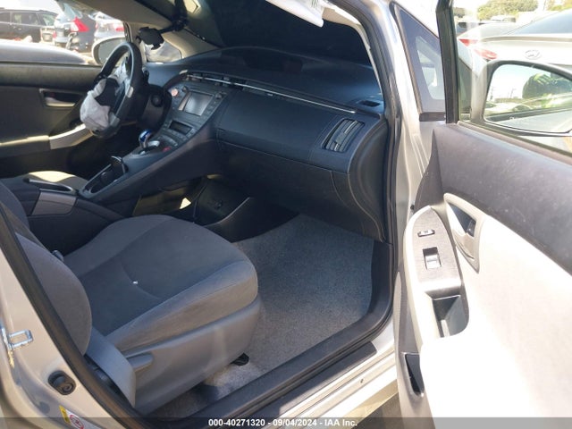 Toyota Prius Two 2015 JTDKN3DU2F1987339 Image 5