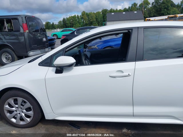 Toyota COROLLA LE 2022 5YFEPMAE2NP363318 Image 14