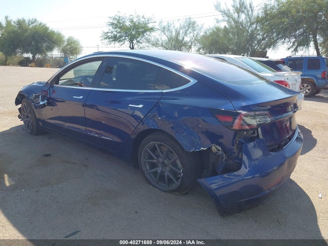 2018 TESLA MODEL 3 5YJ3E1EA6JF011156 Photo 2