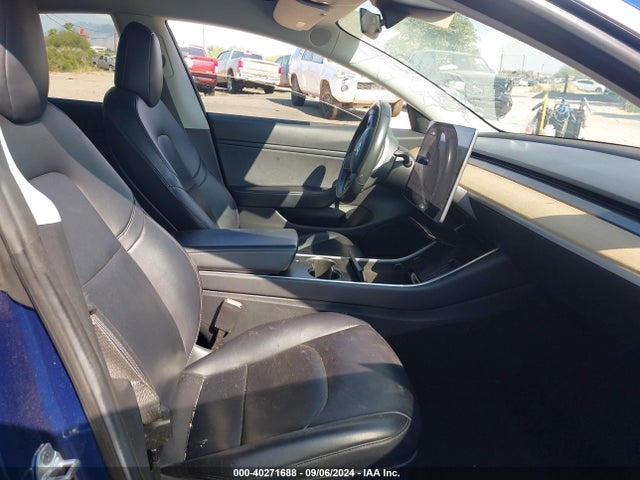 2018 TESLA MODEL 3 5YJ3E1EA6JF011156 Photo 4