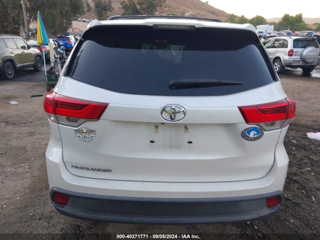 Toyota Highlander Le 2017 5TDZZRFH3HS227951 Image 16