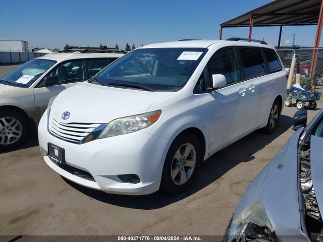 Toyota Sienna Le 8 Passenger 2016 5TDKK3DC3GS724393 Image 2