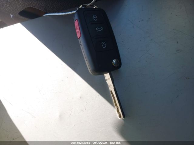 1VWBN7A38EC001847 Volkswagen Passat 2.0l Tdi Se