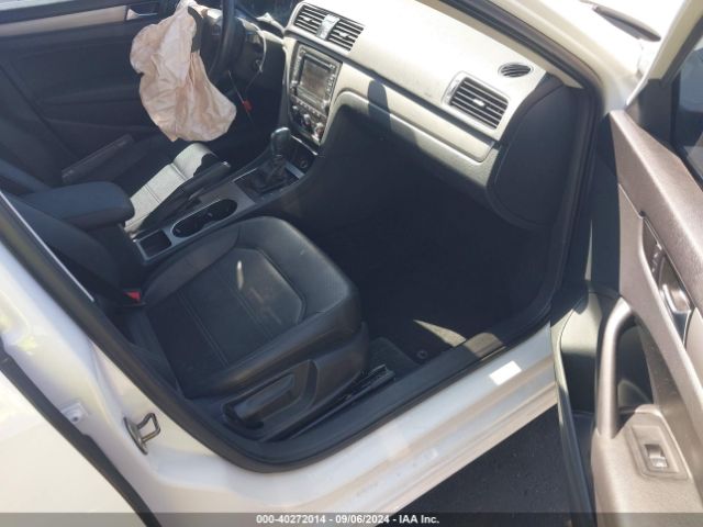 1VWBN7A38EC001847 Volkswagen Passat 2.0l Tdi Se