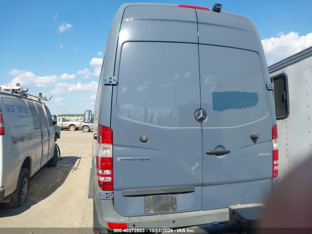 WD3PE7CD5JP645883 Mercedes-Benz Sprinter 2500 Standard Roof V6