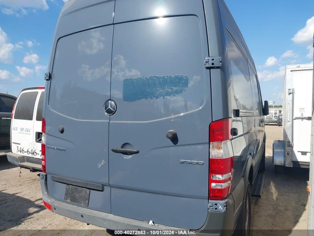 WD3PE7CD5JP645883 Mercedes-Benz Sprinter 2500 Standard Roof V6