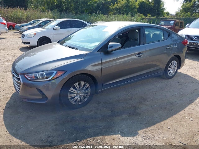 Hyundai ELANTRA SE 2018 5NPD74LF0JH260665 Image 2