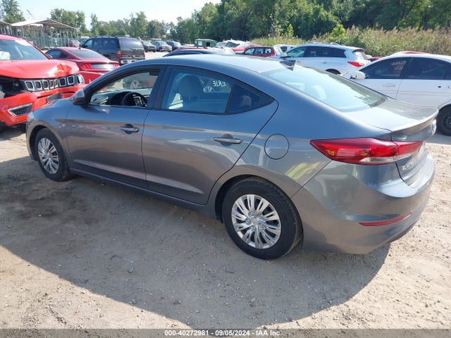 Hyundai ELANTRA SE 2018 5NPD74LF0JH260665 Image 3