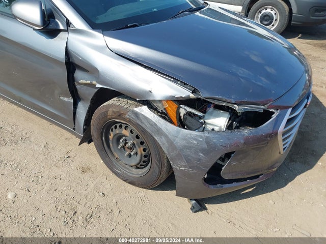 Hyundai ELANTRA SE 2018 5NPD74LF0JH260665 Image 6