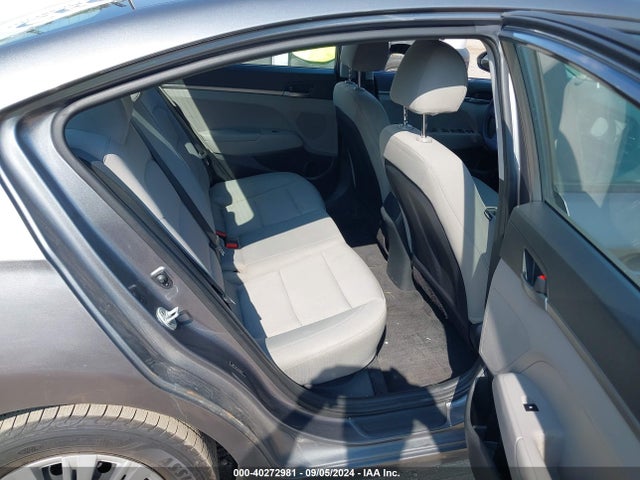 Hyundai ELANTRA SE 2018 5NPD74LF0JH260665 Image 8