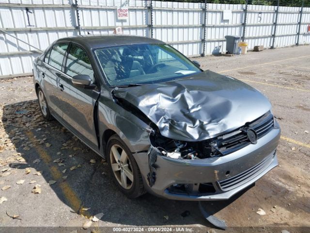 3VW3L7AJ5EM227495 Volkswagen Jetta 2.0l Tdi