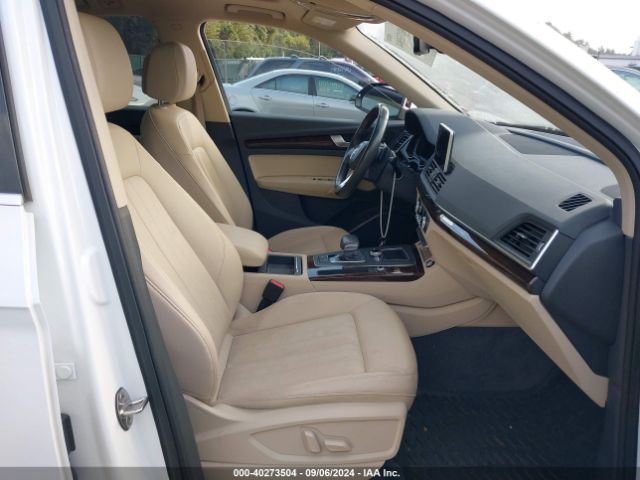 WA1BNAFY1J2218560 Audi Q5 2.0t Premium/2.0t Tech Premium