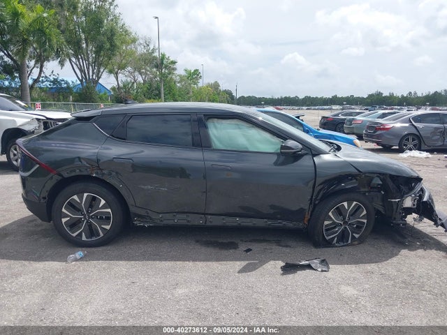 KIA Ev6 Light Long Range 2024 KNDC34LA6R5215432 Image 13