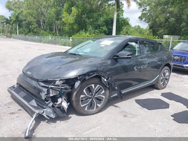 KIA Ev6 Light Long Range 2024 KNDC34LA6R5215432 Image 2