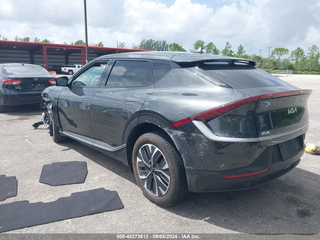 KIA Ev6 Light Long Range 2024 KNDC34LA6R5215432 Image 3