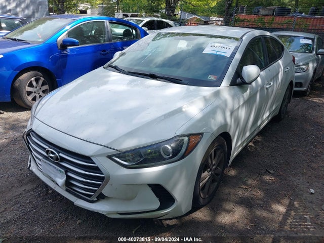 Hyundai ELANTRA SE 2017 5NPD84LF0HH210212 Image 2