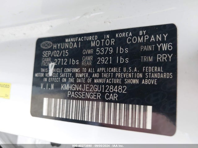 Hyundai Genesis 3.8 2016 KMHGN4JE2GU128482 Image 9