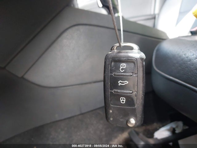 3VWLA7AJ8FM286502 Volkswagen Jetta 2.0l Tdi Se