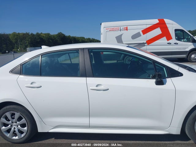 Toyota COROLLA LE 2022 5YFEPMAE8NP363971 Image 13
