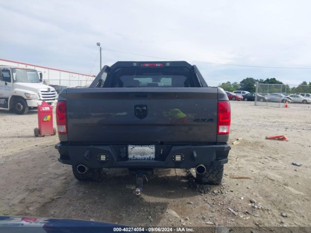 1C6RR7KT9HS698922 RAM 1500 Express  4x4 5'7 Box