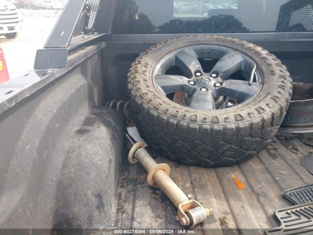 1C6RR7KT9HS698922 RAM 1500 Express  4x4 5'7 Box