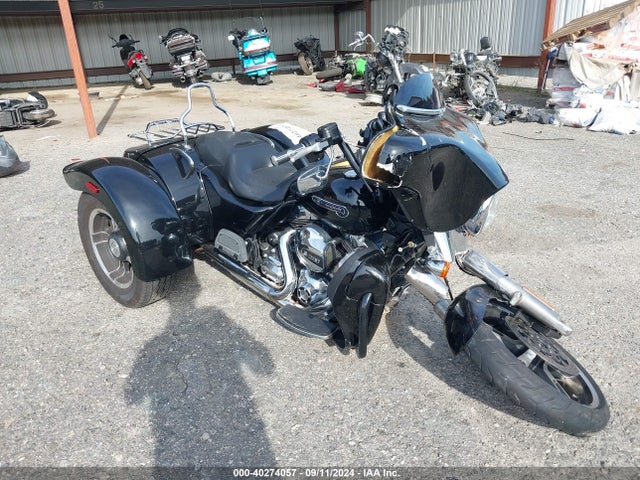 2015 HARLEY-DAVIDSON FLRT 1HD1MCM19FB857930