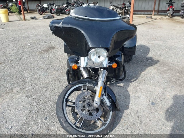 2015 HARLEY-DAVIDSON FLRT 1HD1MCM19FB857930 Photo 4