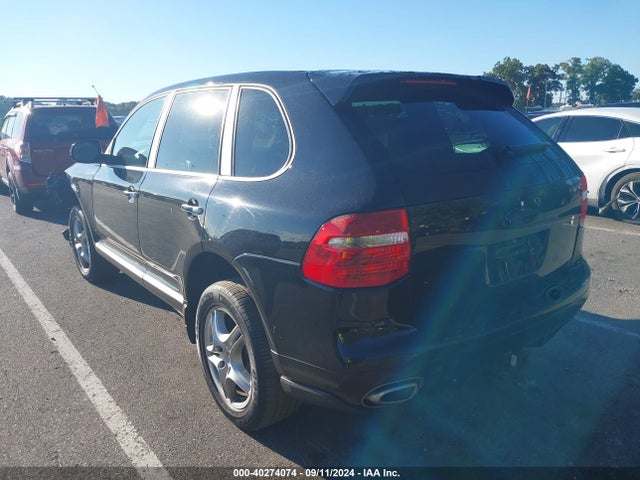 2010 PORSCHE CAYENNE WP1AA2AP7ALA06241 Photo 2