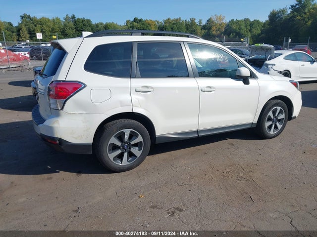 Subaru Forester 2.5i Premium 2018 JF2SJAEC7JH583461 Image 13